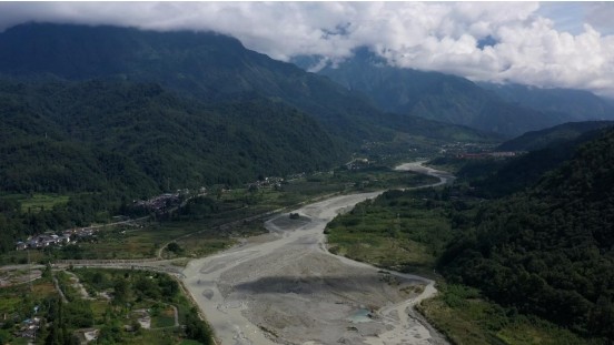 彭州龙门突发山洪，彭州龙门山脉 