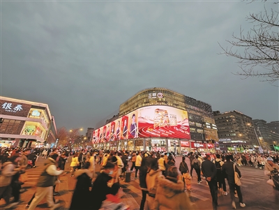 黔北集市繁荣带动地方经济腾飞，商贸活动盛况与地方发展紧密关联