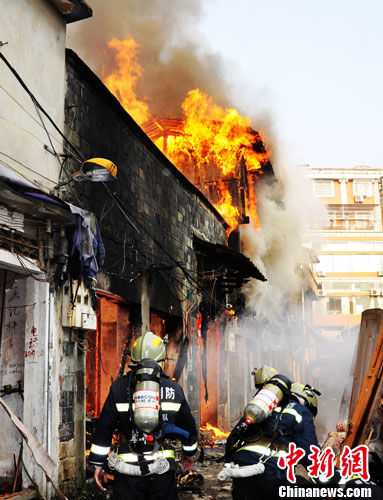 福建民房突发火灾，福建发生火灾 