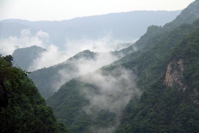 「易县热门爬山游玩攻略路线大揭秘」