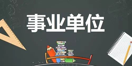 后整主管的十一月，职场奇遇与家庭友情的温馨交响